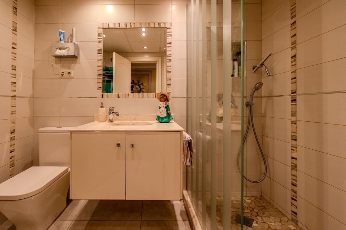 2 bedroom Apartment for sale in Puerto Banus with pool garage - € 879,000 (Ref: 9727098)