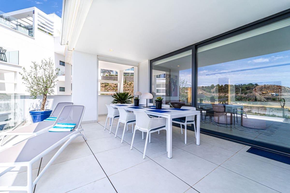3 bedroom Apartment for sale in Fuengirola with pool garage - € 695,000 (Ref: 9797986)