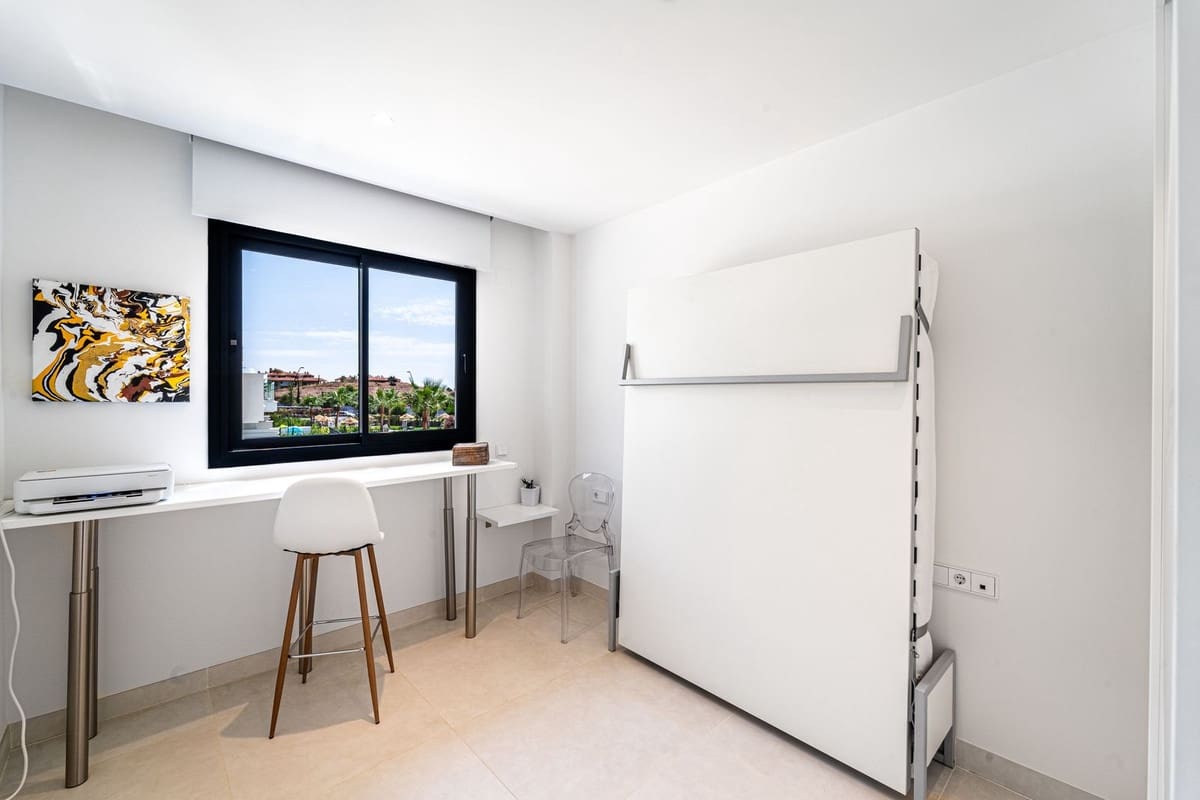 3 bedroom Apartment for sale in Fuengirola with pool garage - € 695,000 (Ref: 9797986)