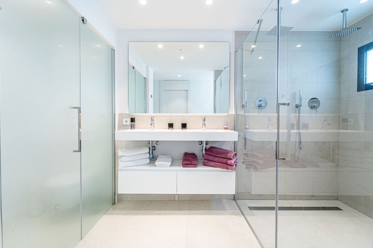 3 bedroom Apartment for sale in Fuengirola with pool garage - € 695,000 (Ref: 9797986)