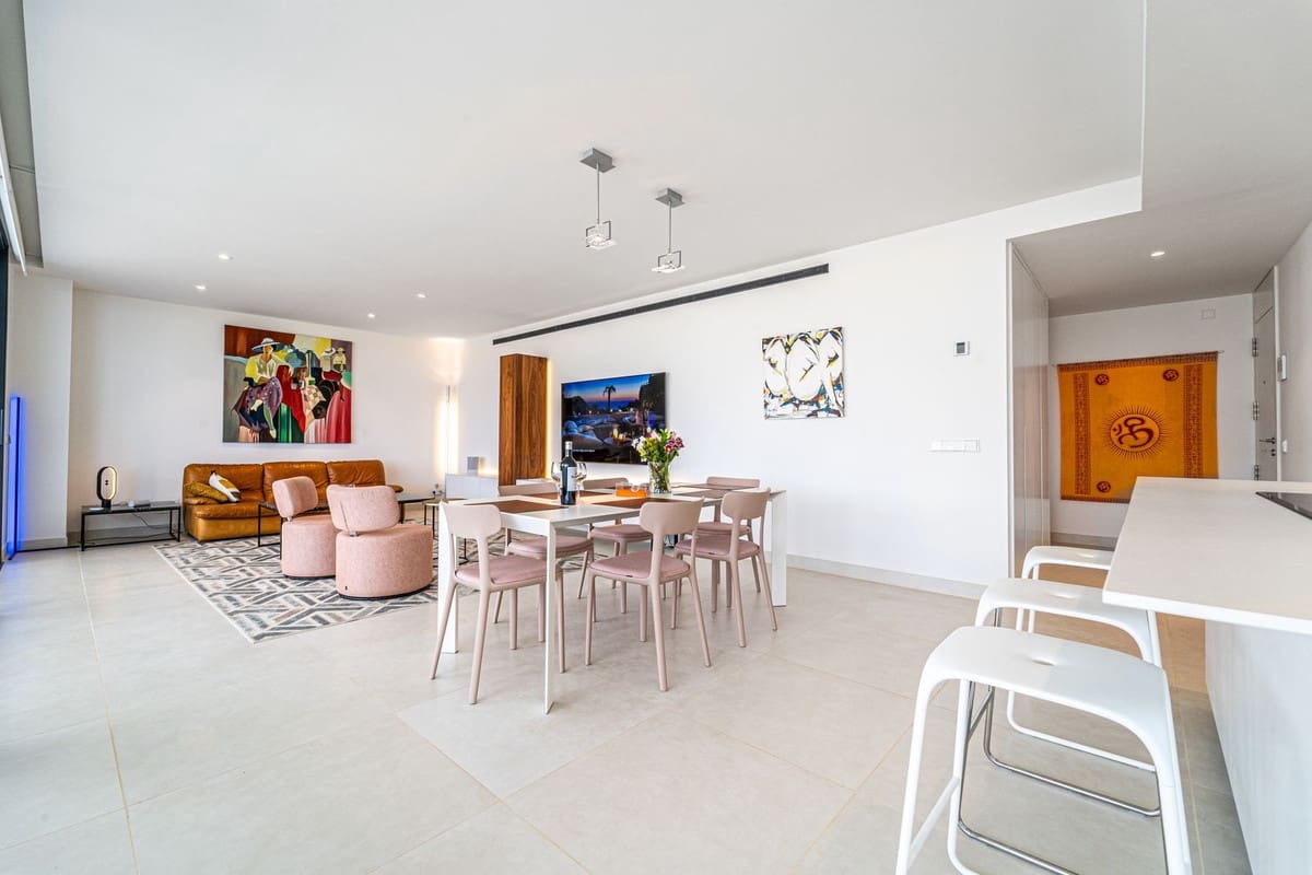 3 bedroom Apartment for sale in Fuengirola with pool garage - € 695,000 (Ref: 9797986)