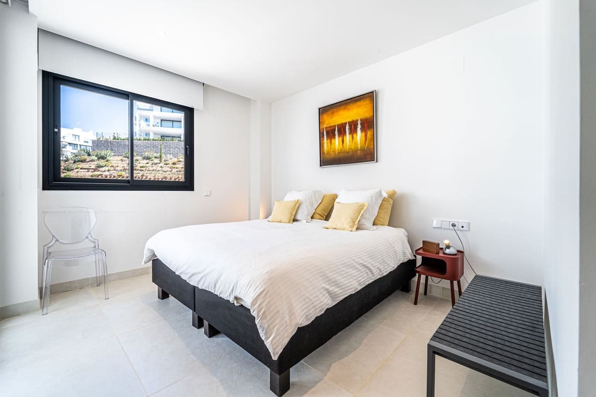 3 bedroom Apartment for sale in Fuengirola with pool garage - € 695,000 (Ref: 9797986)