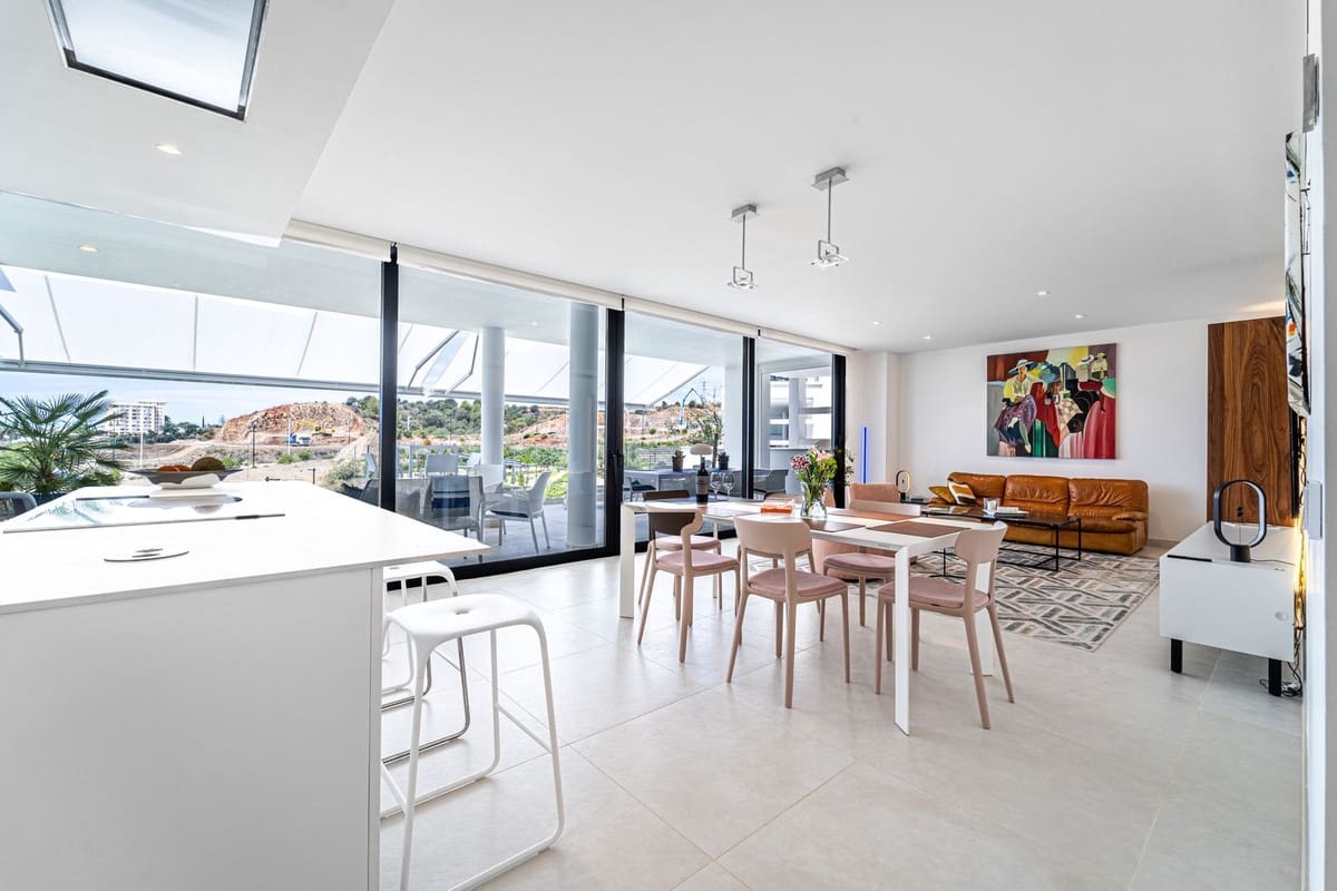 3 bedroom Apartment for sale in Fuengirola with pool garage - € 695,000 (Ref: 9797986)