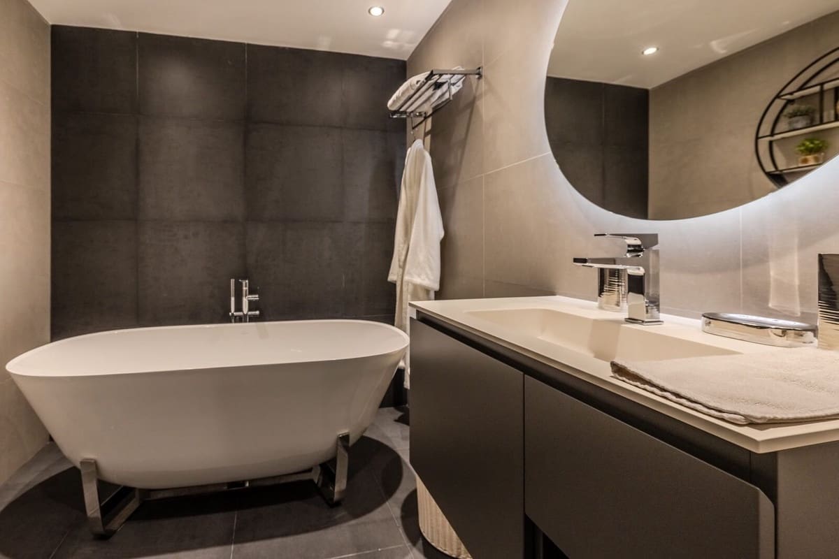 3 bedroom Apartment for sale in Puerto Banus with pool garage - € 3,900,000 (Ref: 9838293)