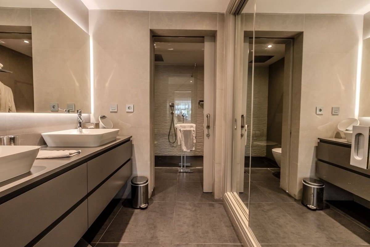 3 bedroom Apartment for sale in Puerto Banus with pool garage - € 3,900,000 (Ref: 9838293)