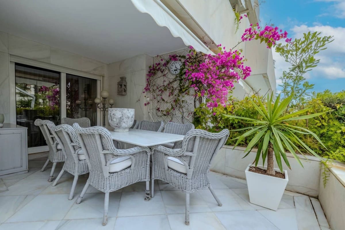 3 bedroom Apartment for sale in Puerto Banus with pool garage - € 3,900,000 (Ref: 9838293)