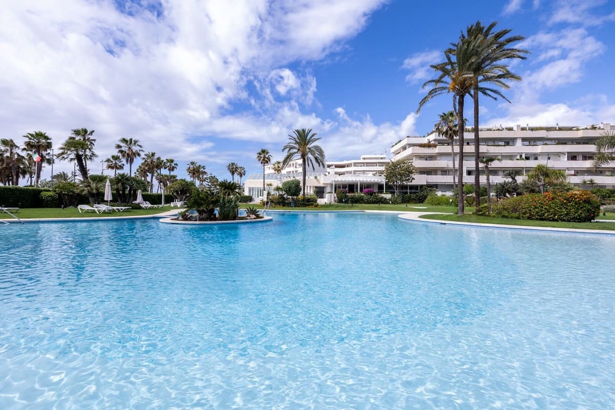 3 bedroom Apartment for sale in Puerto Banus with pool garage - € 3,900,000 (Ref: 9838293)