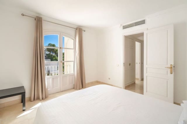 3 slaapkamer Huis te koop in La Heredia, Benahavís met zwembad garage - € 550.000 (Ref: 9853058)