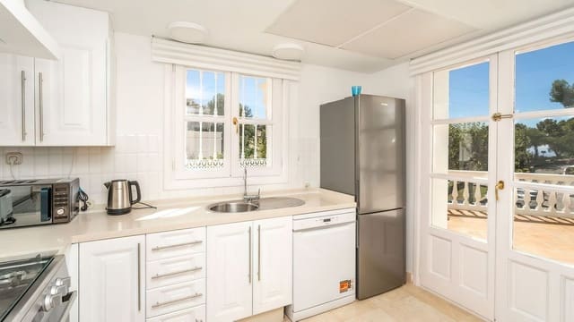 3 slaapkamer Huis te koop in La Heredia, Benahavís met zwembad garage - € 550.000 (Ref: 9853058)
