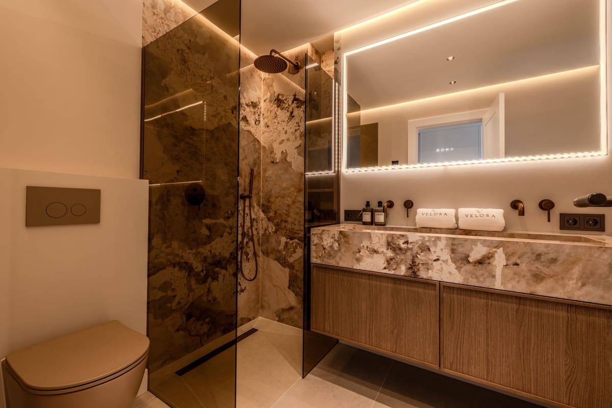 Apartamento de 3 habitaciones en La Quinta en venta con piscina - 845.000 € (Ref: 9911982)