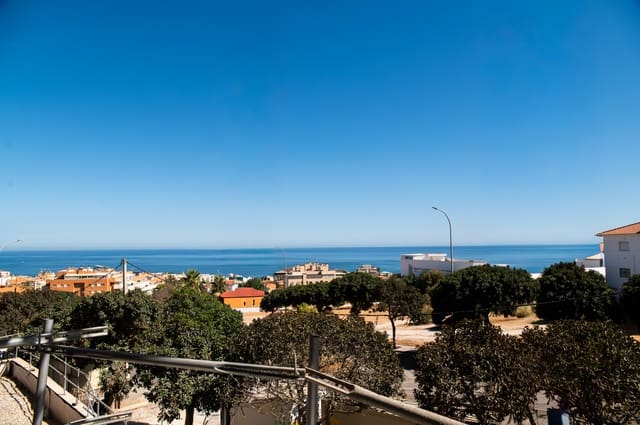 4 soveværelse Lejlighed til salg i Torremolinos med swimmingpool garage - € 613.000 (Ref: 9494755)