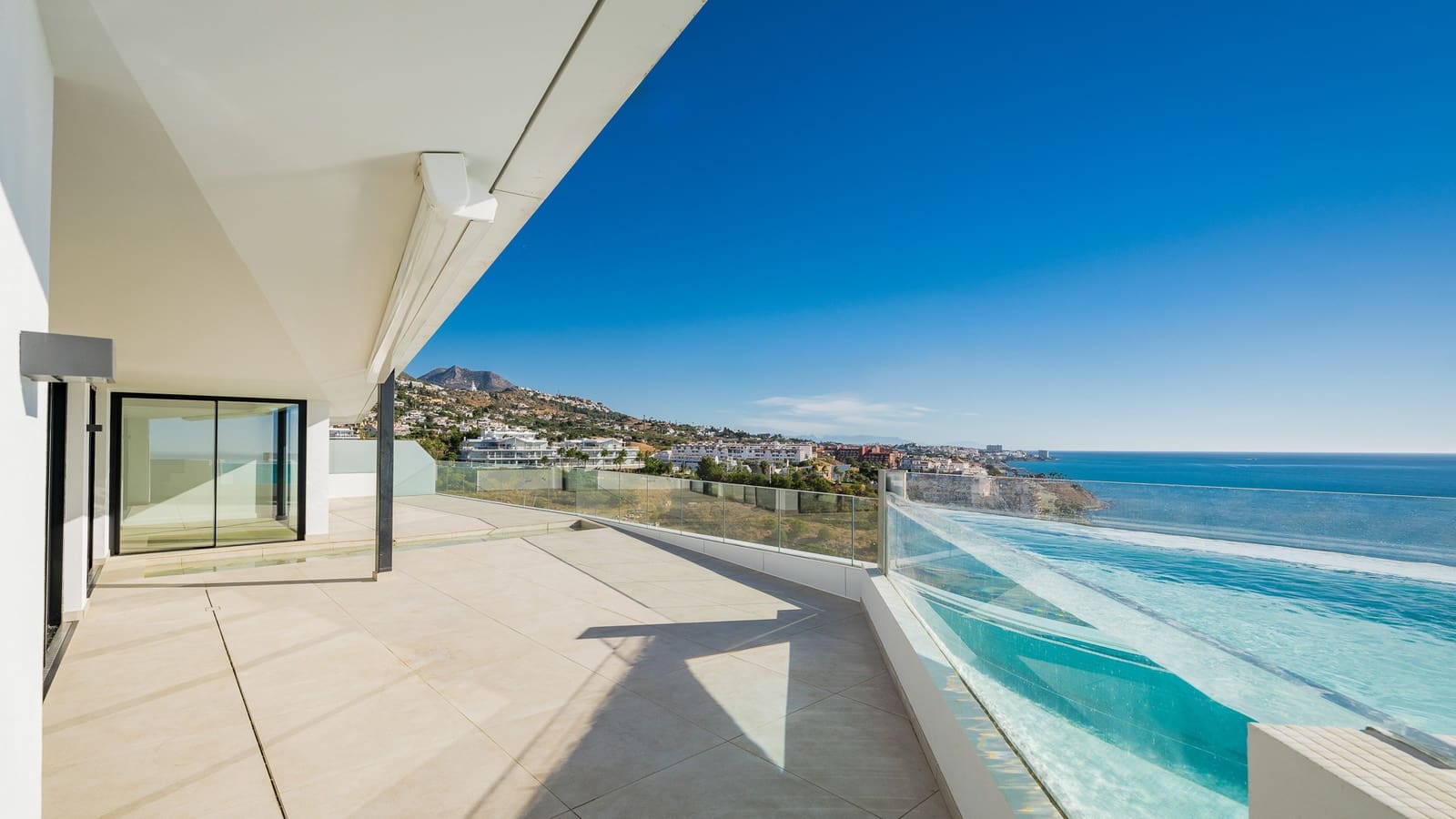 3 sovrum Takvåning till salu i Fuengirola med pool garage - 3 495 000 € (Ref: 9494760)