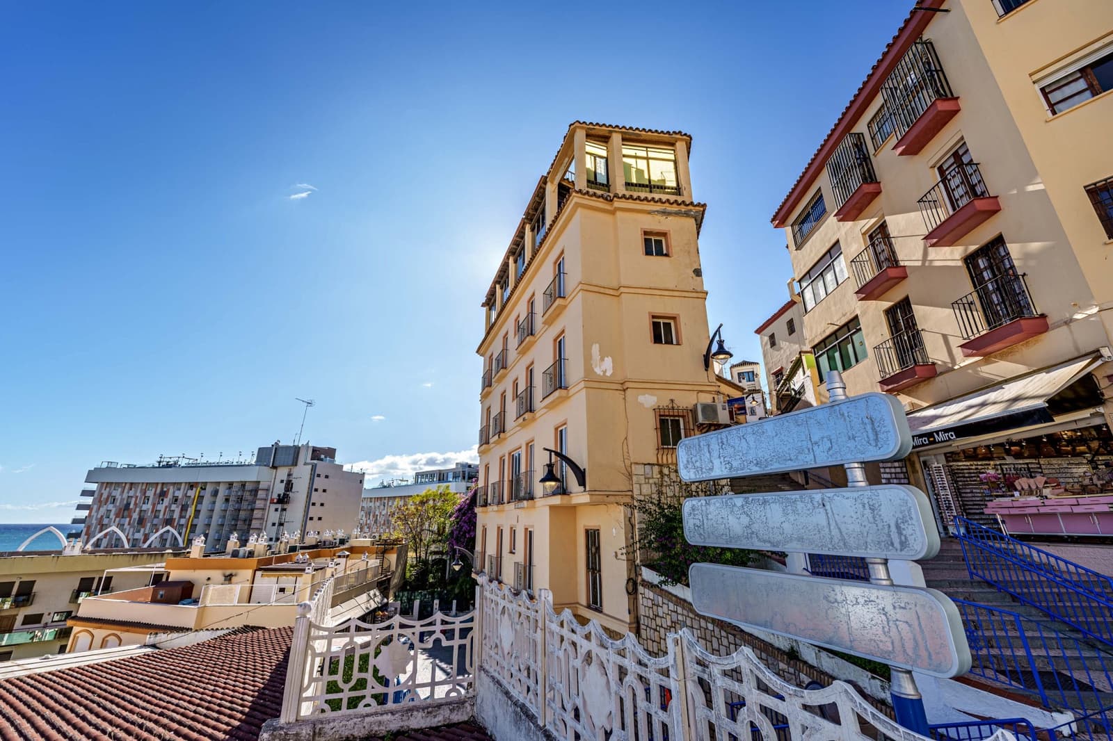 Hotel for sale in Torremolinos - € 1,700,000 (Ref: 9494761)