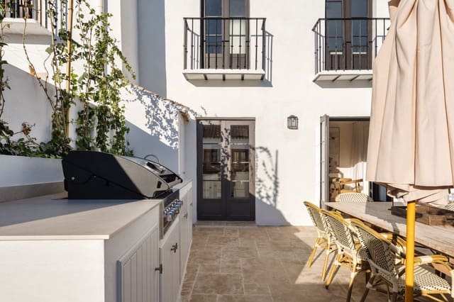 Casa de 2 habitaciones en Marbella en venta con piscina - 795.000 € (Ref: 9494769)