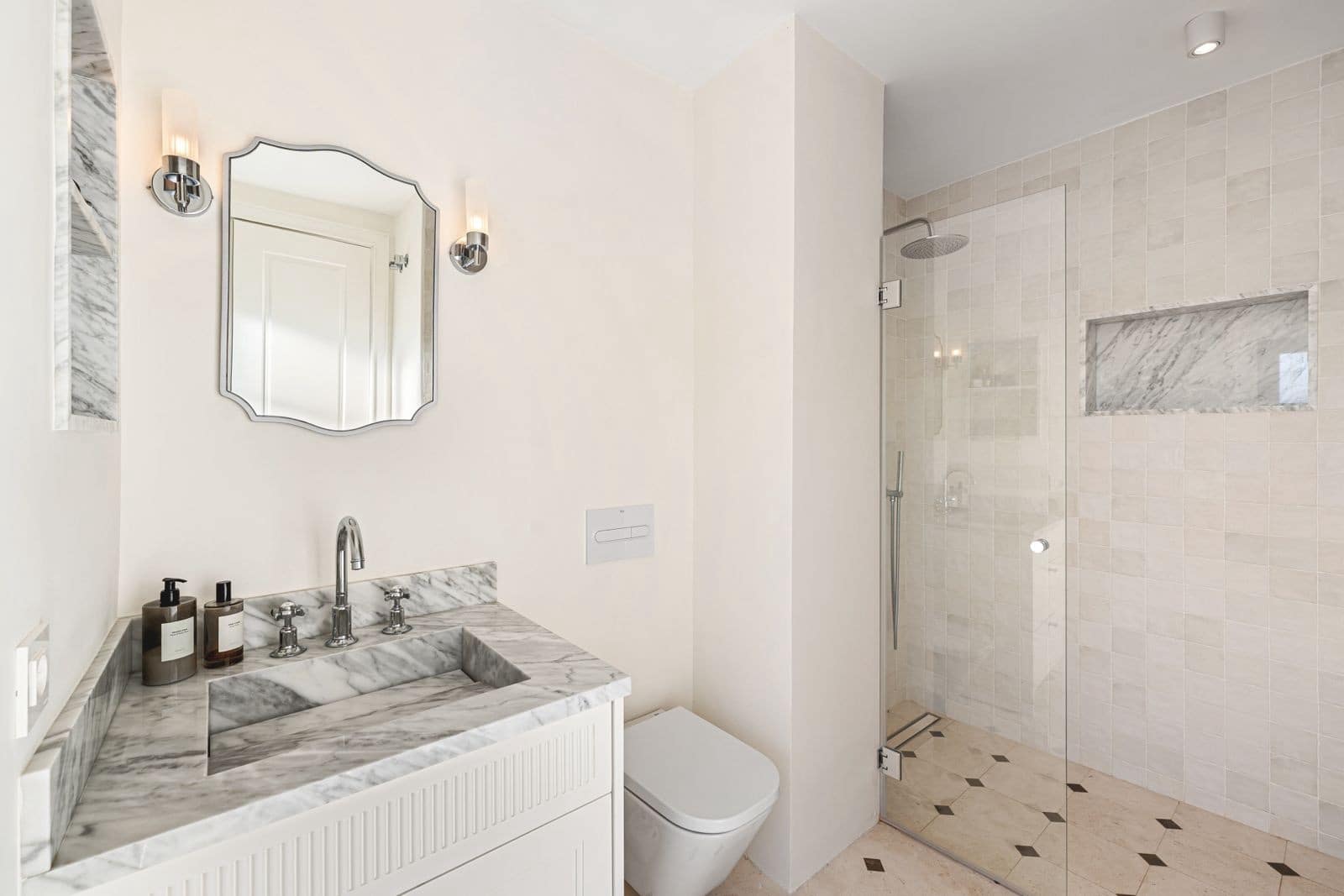 2 bedroom Townhouse for sale in Marbella with pool - € 795,000 (Ref: 9494769)