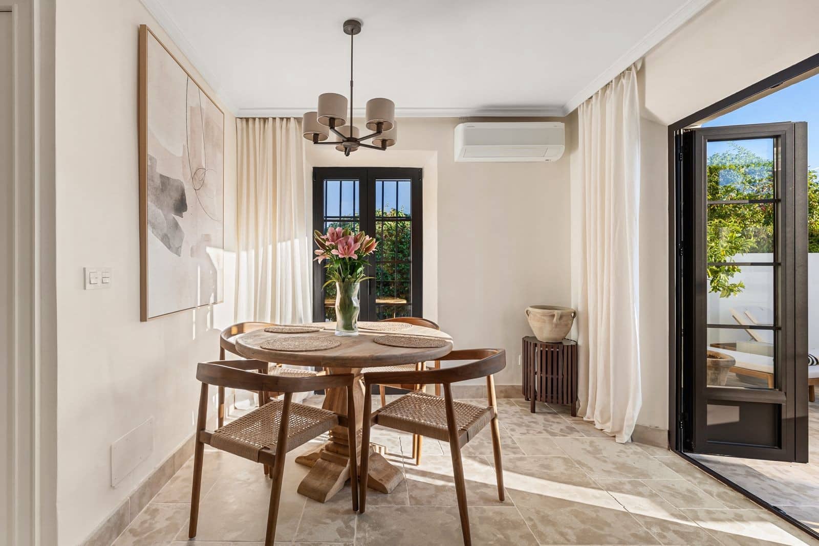 2 bedroom Townhouse for sale in Marbella with pool - € 795,000 (Ref: 9494769)