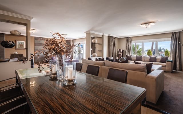 Apartamento de 4 habitaciones en Marbella en venta con piscina garaje - 2.500.000 € (Ref: 9494771)