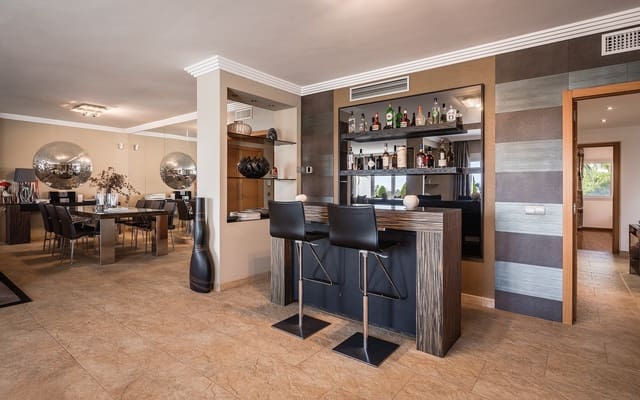 4 chambre Appartement à vendre à Marbella avec piscine garage - 2 500 000 € (Ref: 9494771)