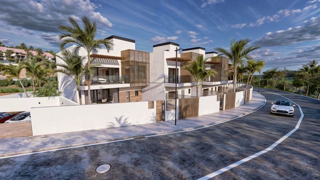 3 sypialnia Dom na sprzedaż w Estepona Golf, Estepona z basenem garażem - 660 000 € (Ref: 9494774)