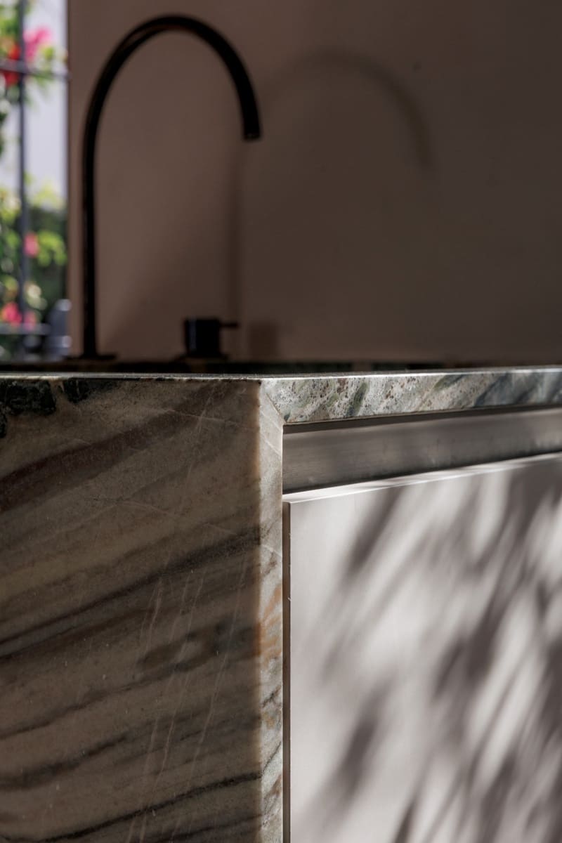 2 bedroom Townhouse for sale in Marbella with pool - € 795,000 (Ref: 9494778)