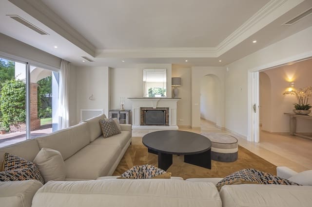 5 bedroom Villa for sale in Benahavís with pool - € 2,895,000 (Ref: 9494780)