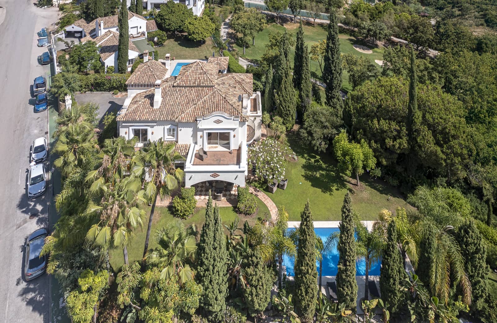 5 bedroom Villa for sale in Benahavis with pool - € 2,895,000 (Ref: 9494780)