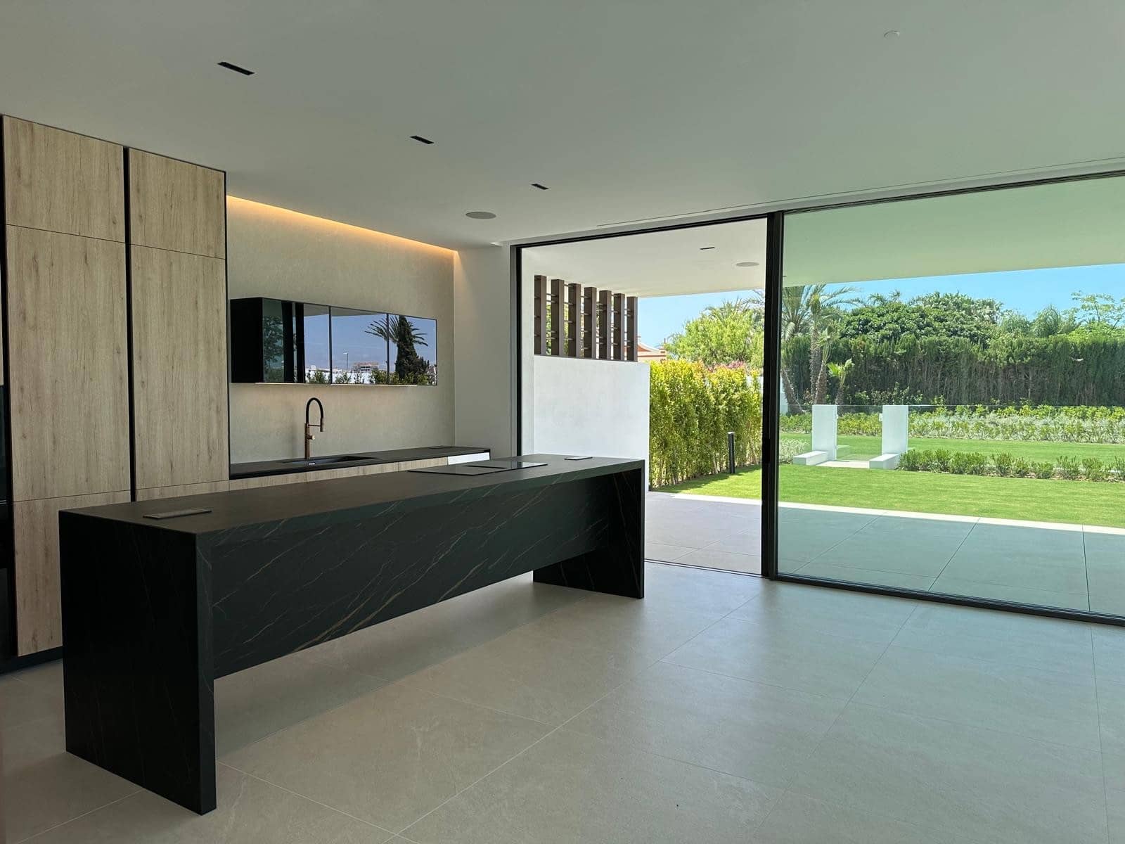 4 slaapkamer Halfvrijstaande villa te koop in Marbella met zwembad garage - € 4.800.000 (Ref: 9494783)