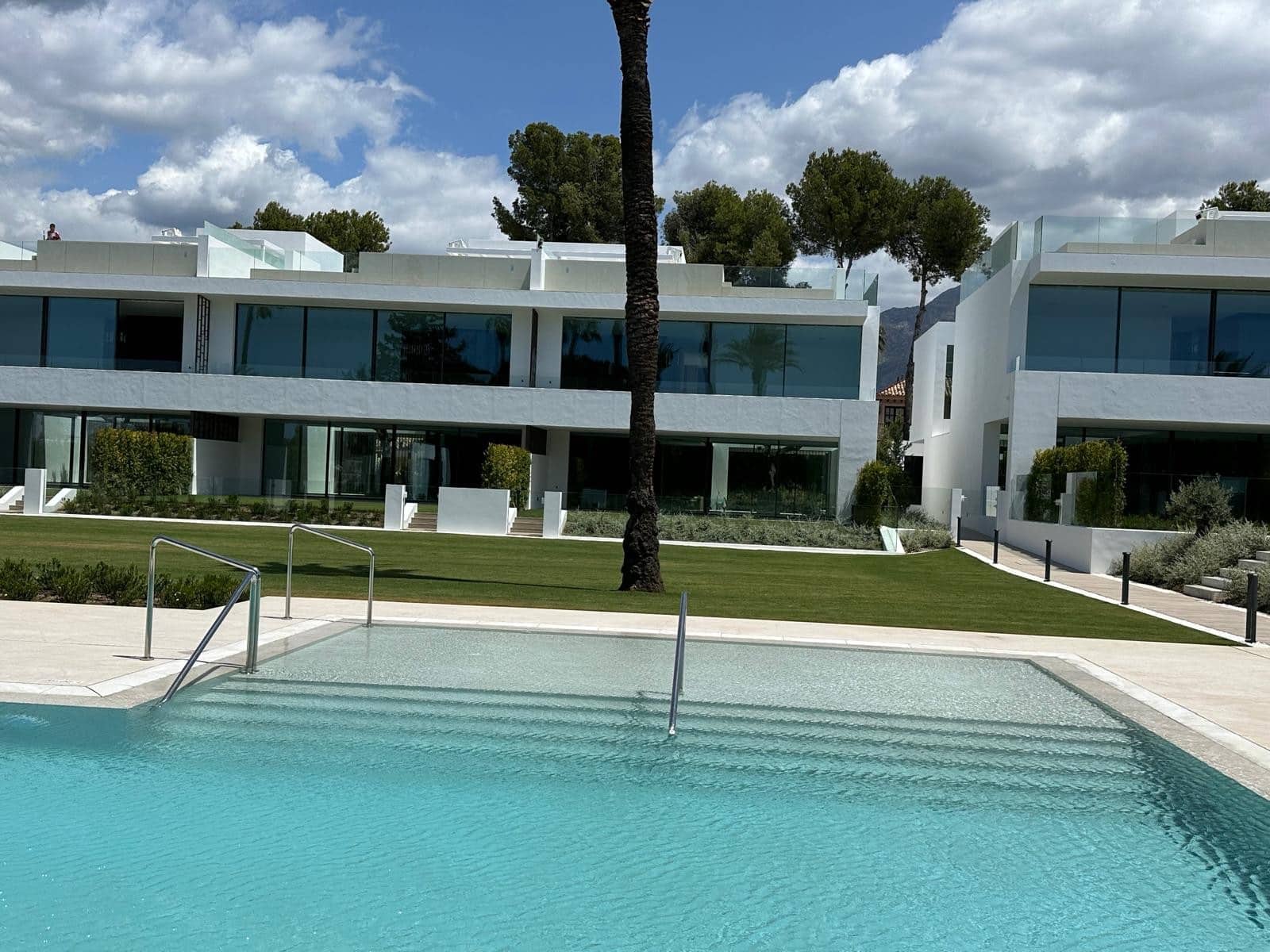 4 slaapkamer Halfvrijstaande villa te koop in Marbella met zwembad garage - € 4.800.000 (Ref: 9494783)