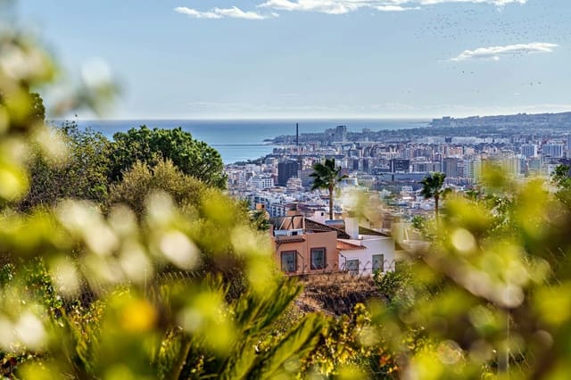 3 soveværelse Villa til salg i Ciudad Jardín, Málaga by med garage - € 574.500 (Ref: 9494785)