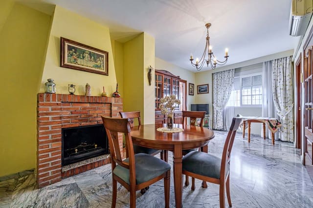 3 soveværelse Villa til salg i Ciudad Jardín, Málaga by med garage - € 574.500 (Ref: 9494785)