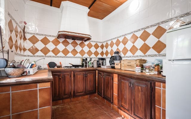 4 slaapkamer Finca/Landhuis te koop in Ronda met zwembad - € 595.000 (Ref: 9494786)