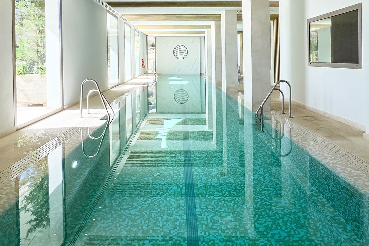 2 bedroom Apartment for sale in Benahavis with pool garage - € 1,695,000 (Ref: 9494787)