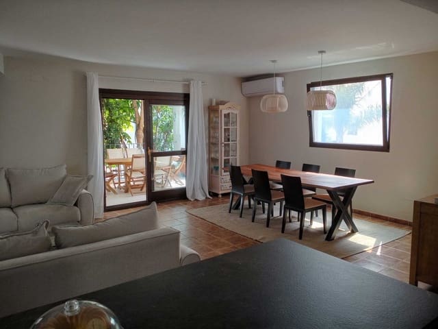 3 Zimmer Haus zu verkaufen in Estepona mit Pool Garage - 749.000 € (Ref: 9494788)