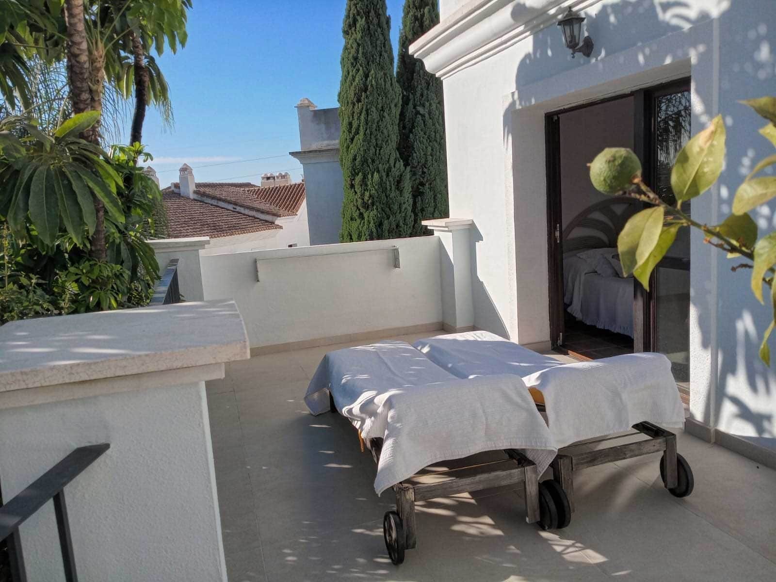 3 bedroom Townhouse for sale in Estepona with pool garage - € 749,000 (Ref: 9494788)