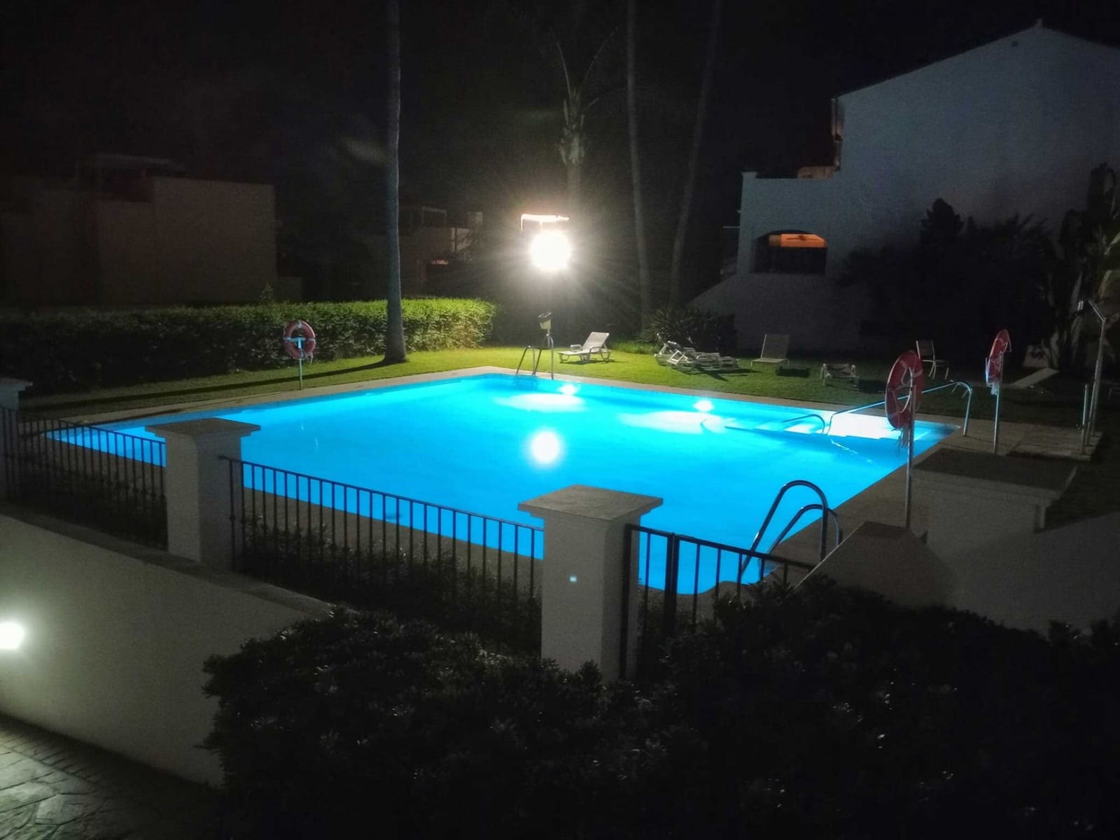 3 bedroom Townhouse for sale in Estepona with pool garage - € 749,000 (Ref: 9494788)