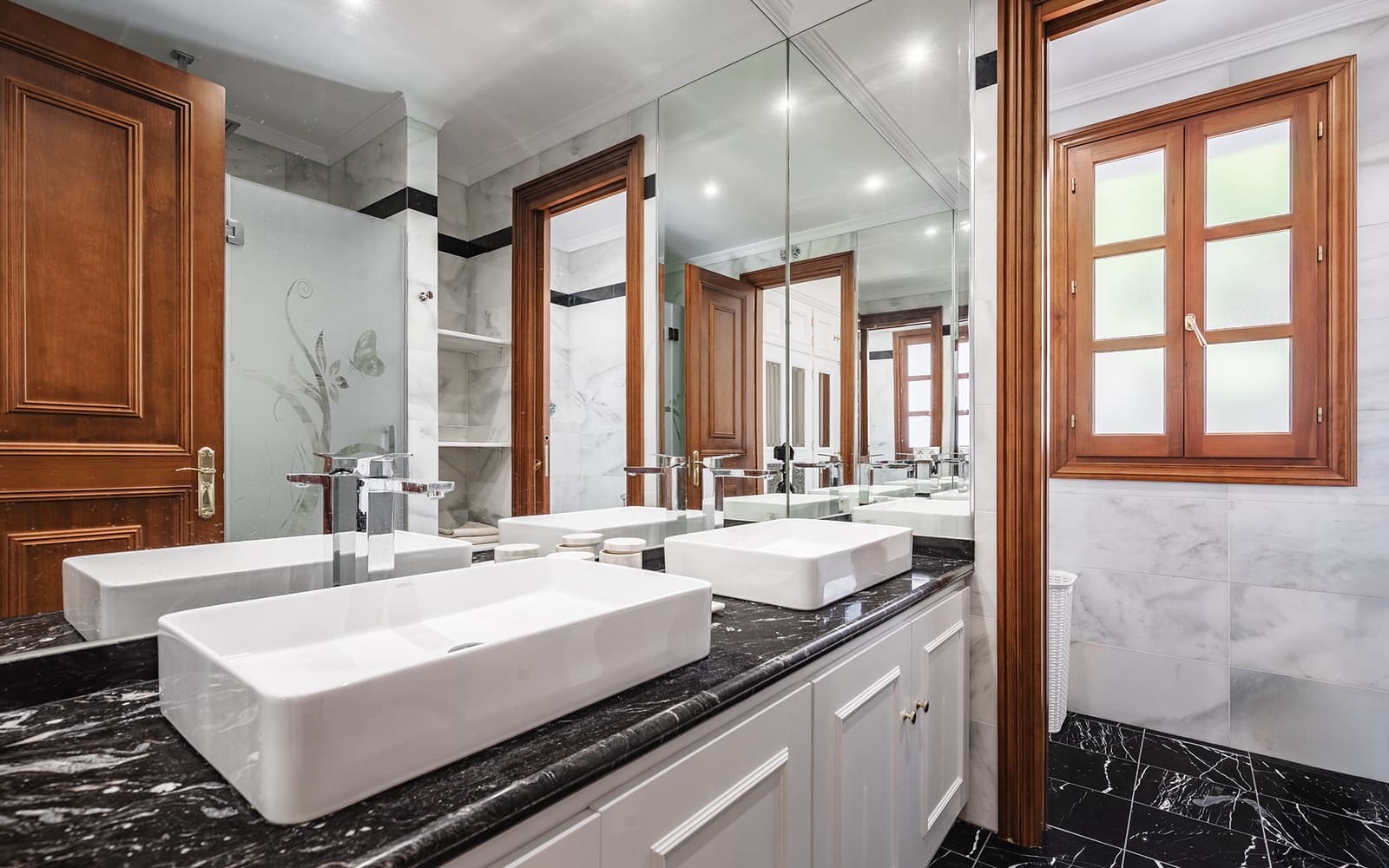 20 slaapkamer Villa te koop in Marbella met zwembad garage - € 19.995.000 (Ref: 9494789)