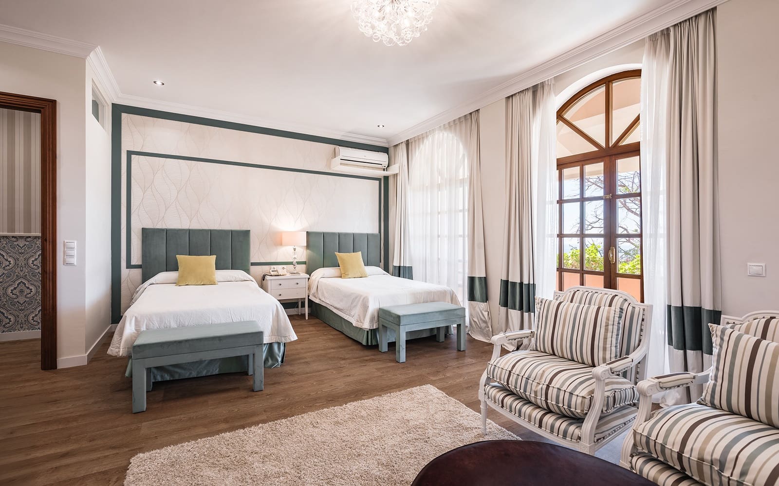 20 slaapkamer Villa te koop in Marbella met zwembad garage - € 19.995.000 (Ref: 9494789)