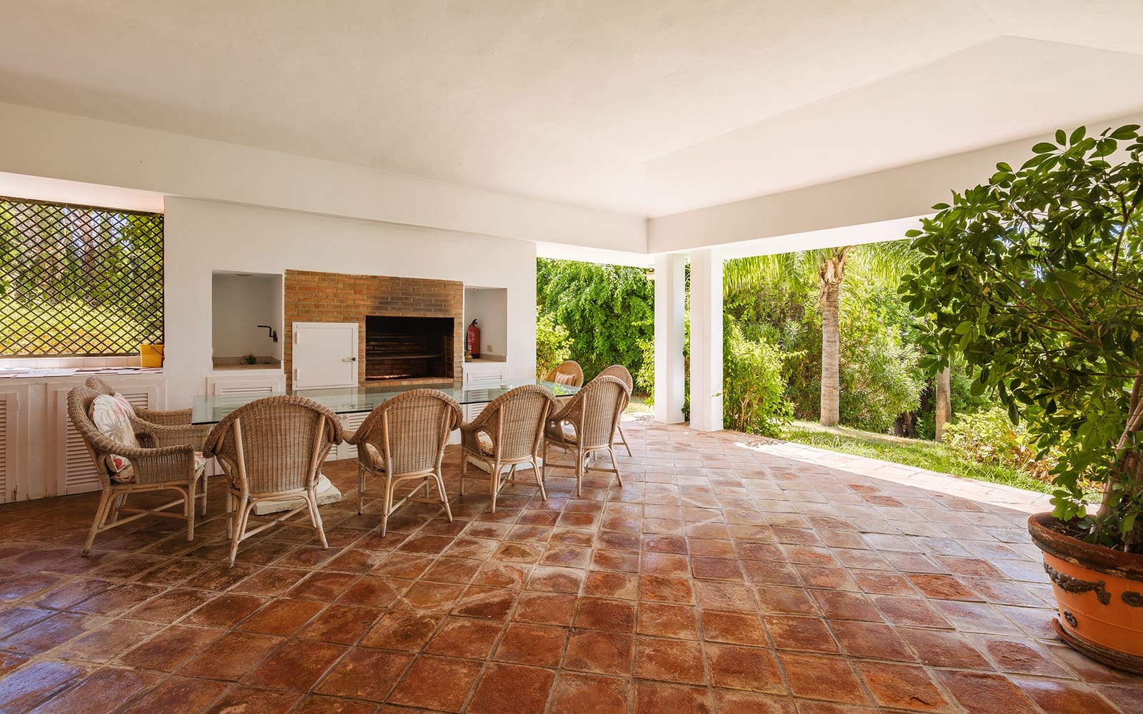 20 slaapkamer Villa te koop in Marbella met zwembad garage - € 19.995.000 (Ref: 9494789)