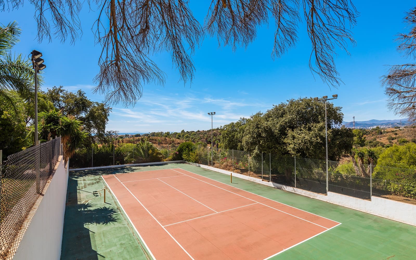 20 slaapkamer Villa te koop in Marbella met zwembad garage - € 19.995.000 (Ref: 9494789)