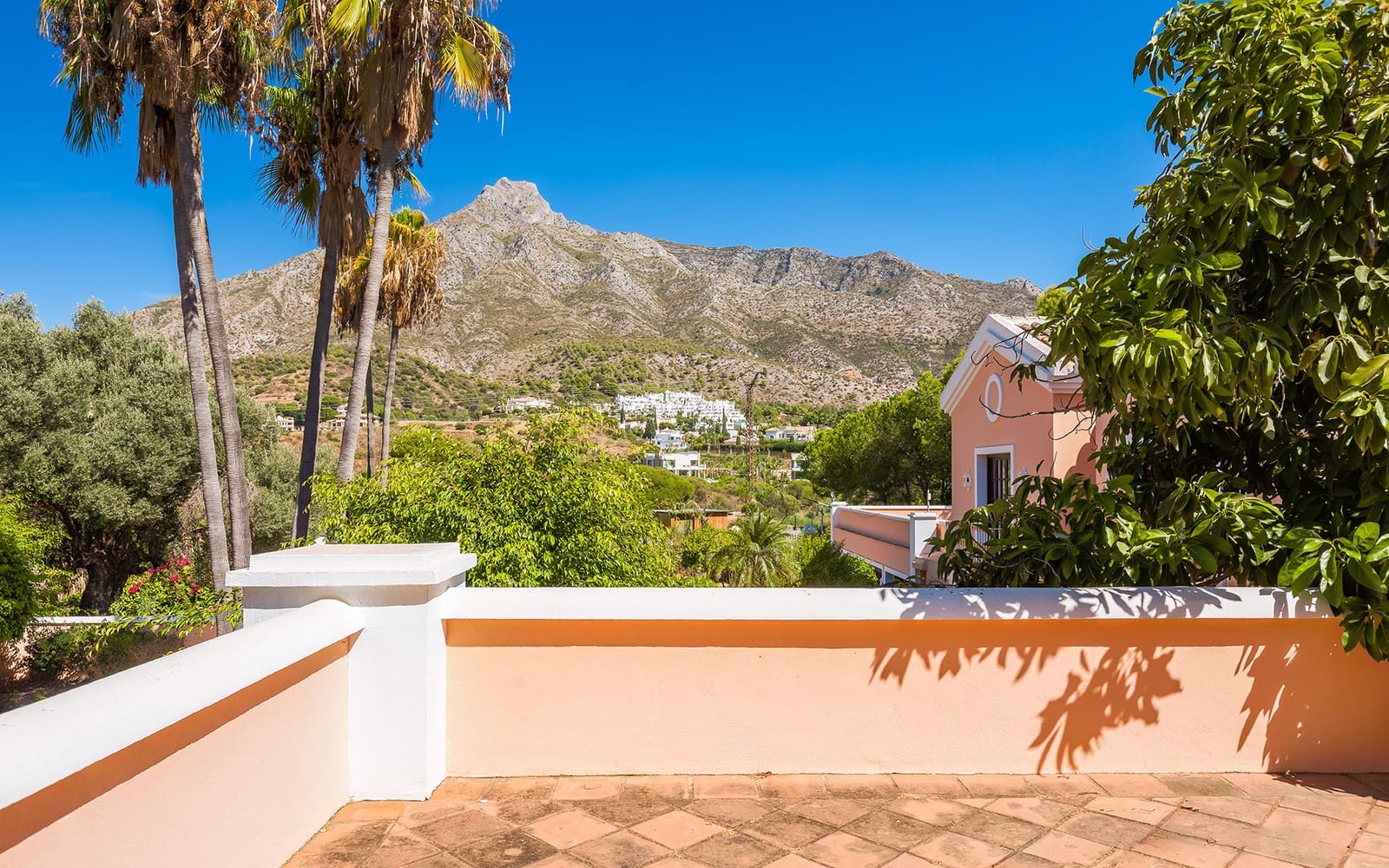 20 slaapkamer Villa te koop in Marbella met zwembad garage - € 19.995.000 (Ref: 9494789)