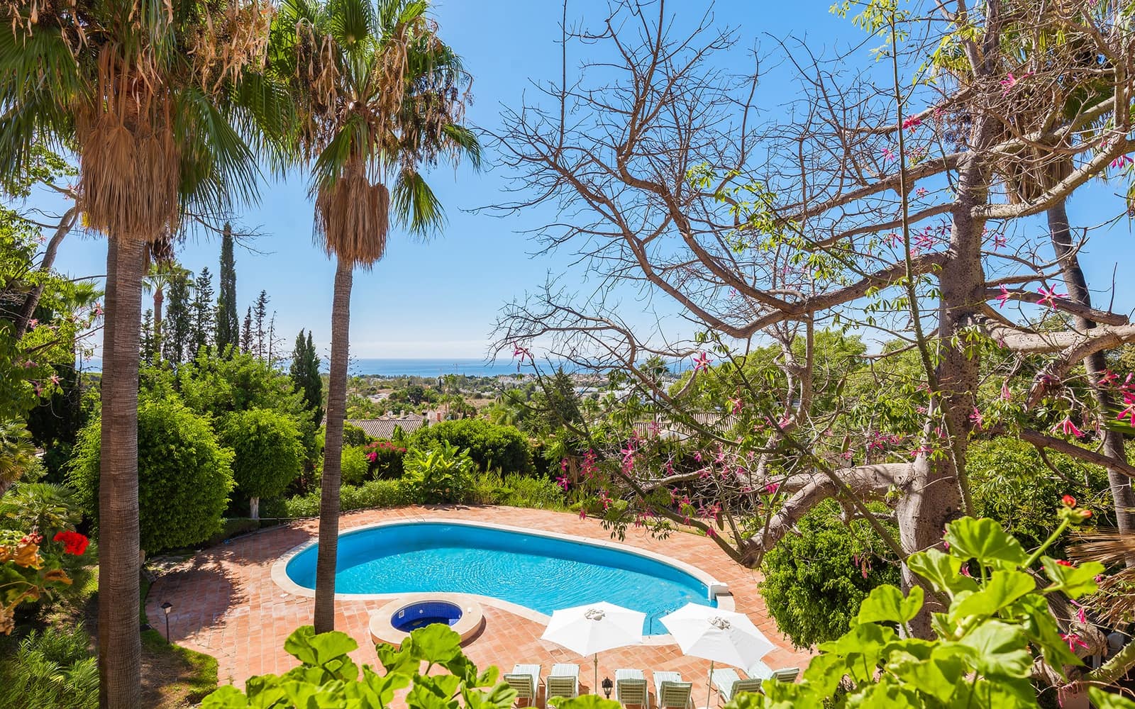 20 bedroom Villa for sale in Marbella with pool garage - € 19,995,000 (Ref: 9494789)