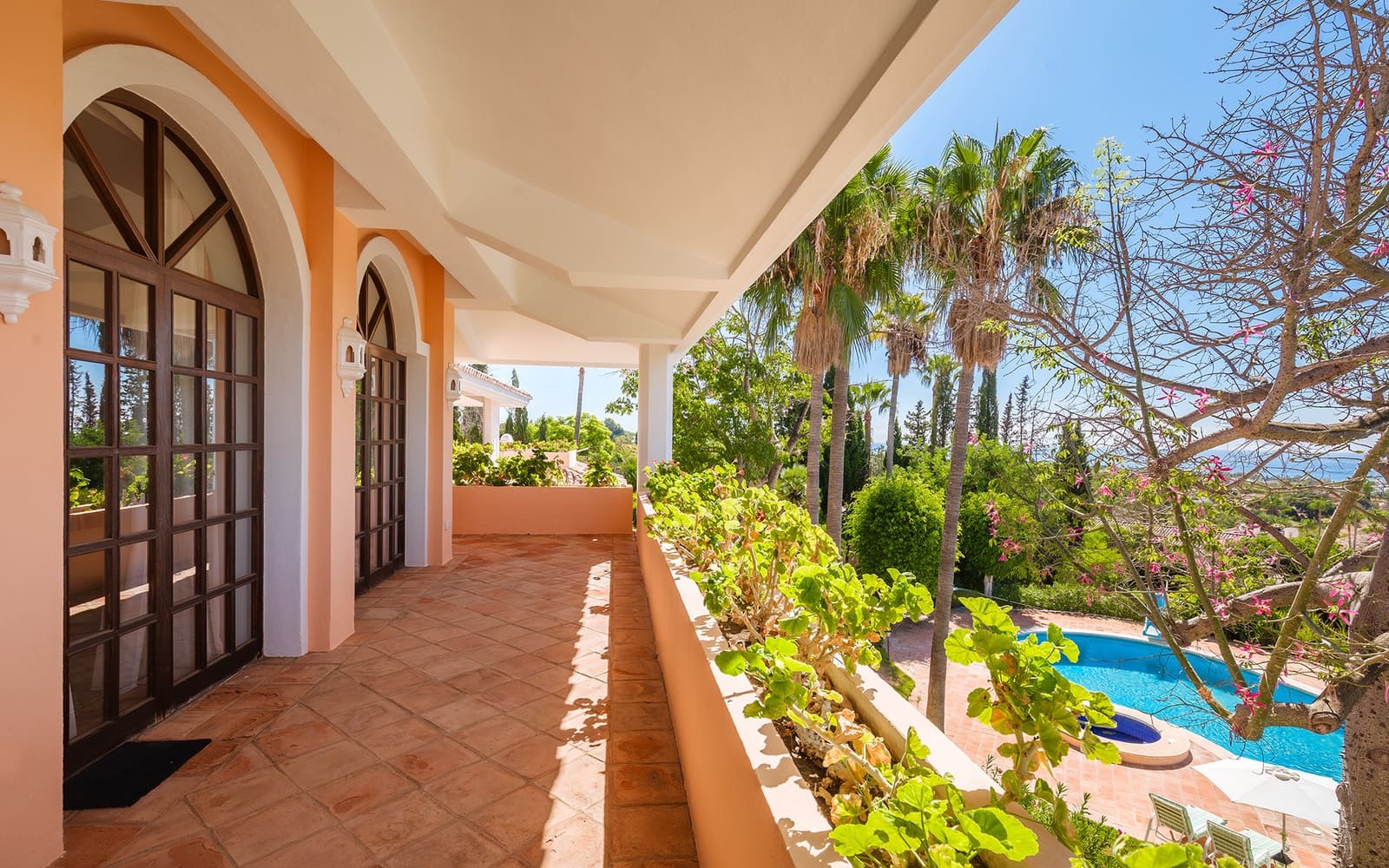 20 bedroom Villa for sale in Marbella with pool garage - € 19,995,000 (Ref: 9494789)