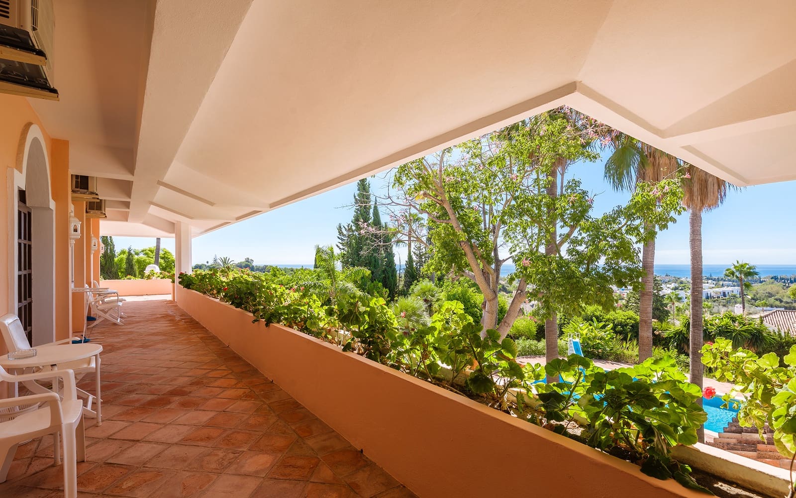 20 bedroom Villa for sale in Marbella with pool garage - € 19,995,000 (Ref: 9494789)