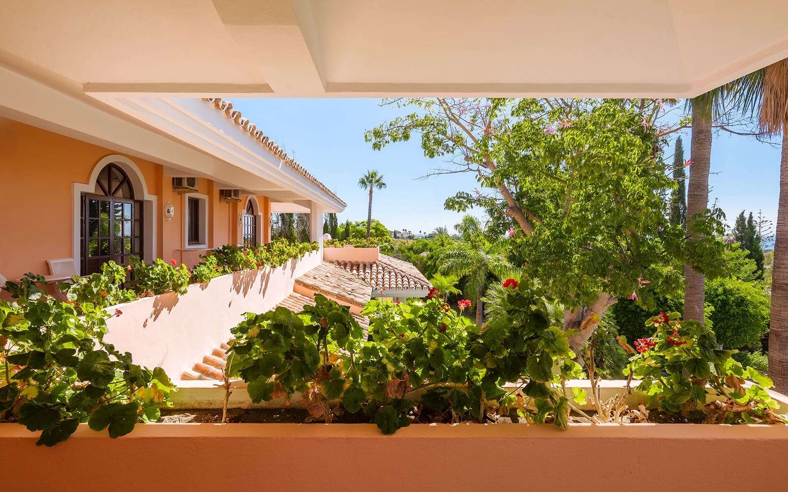 20 bedroom Villa for sale in Marbella with pool garage - € 19,995,000 (Ref: 9494789)