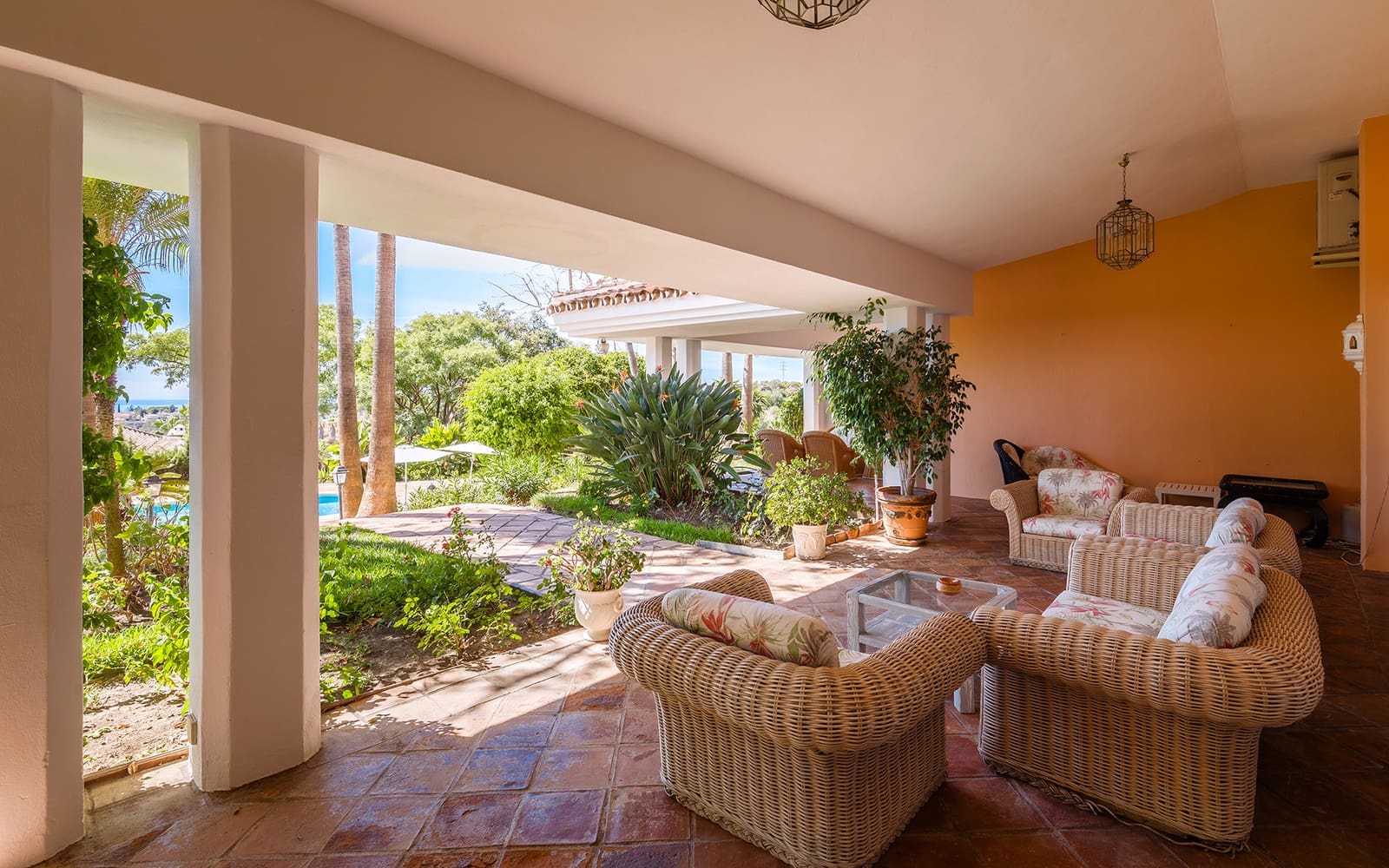 20 bedroom Villa for sale in Marbella with pool garage - € 19,995,000 (Ref: 9494789)