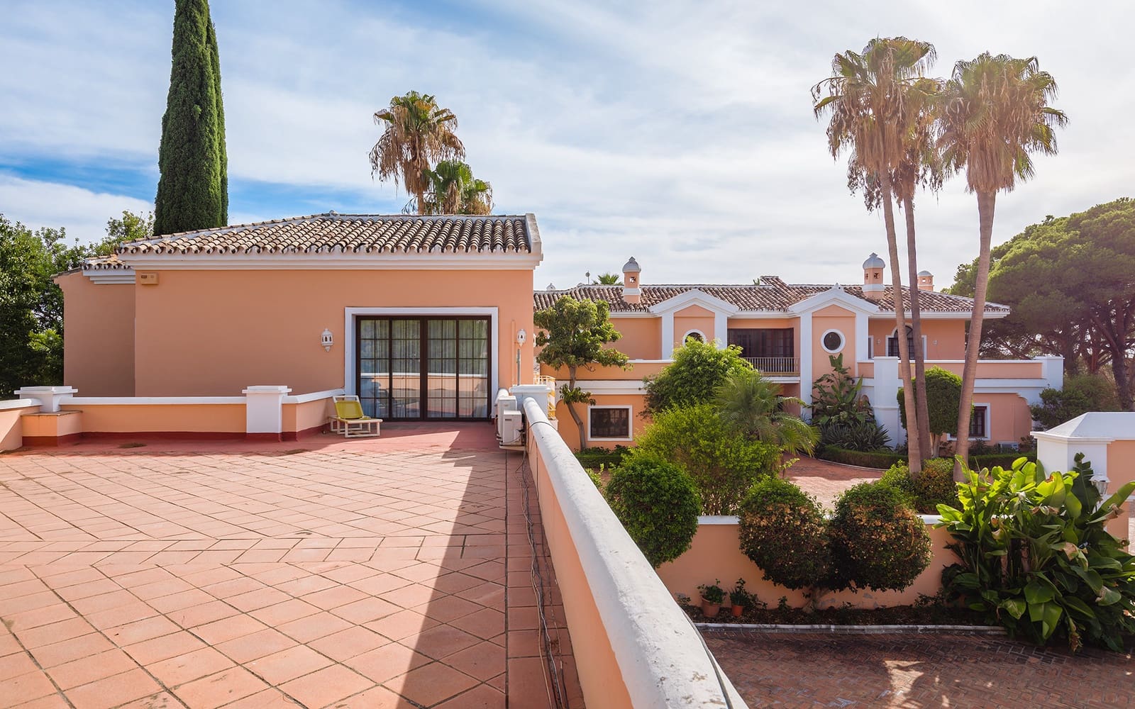 20 bedroom Villa for sale in Marbella with pool garage - € 19,995,000 (Ref: 9494789)