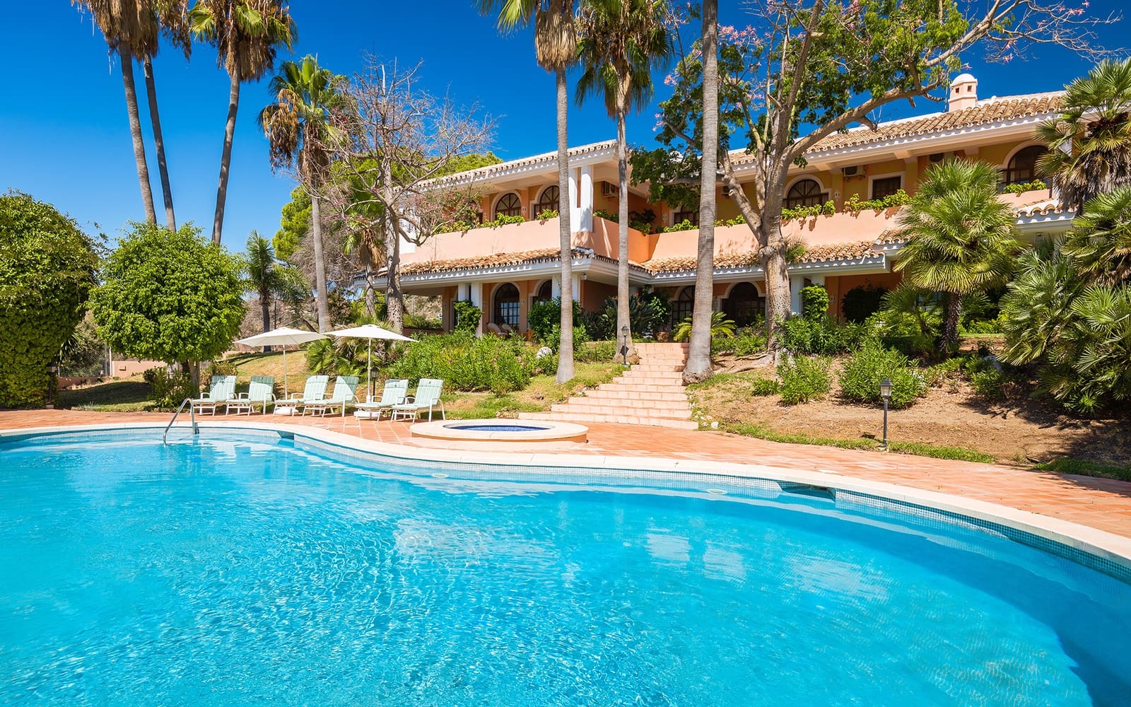 20 bedroom Villa for sale in Marbella with pool garage - € 19,995,000 (Ref: 9494789)