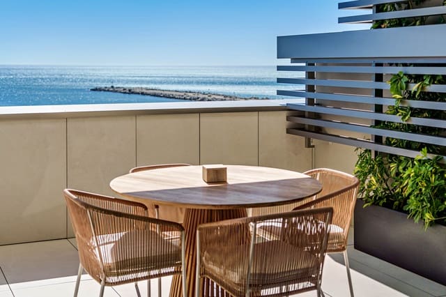 2 slaapkamer Appartement te koop in Pacifico, Málaga stad met zwembad garage - € 1.550.000 (Ref: 9494802)