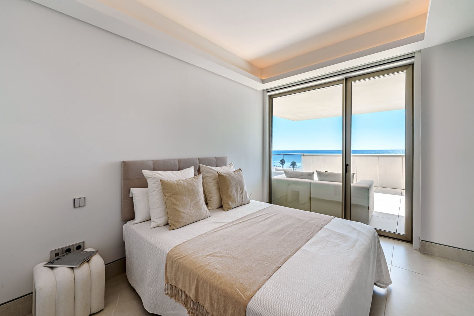 2 soveværelse Lejlighed til salg i Malaga by med swimmingpool garage - € 1.495.000 (Ref: 9494802)