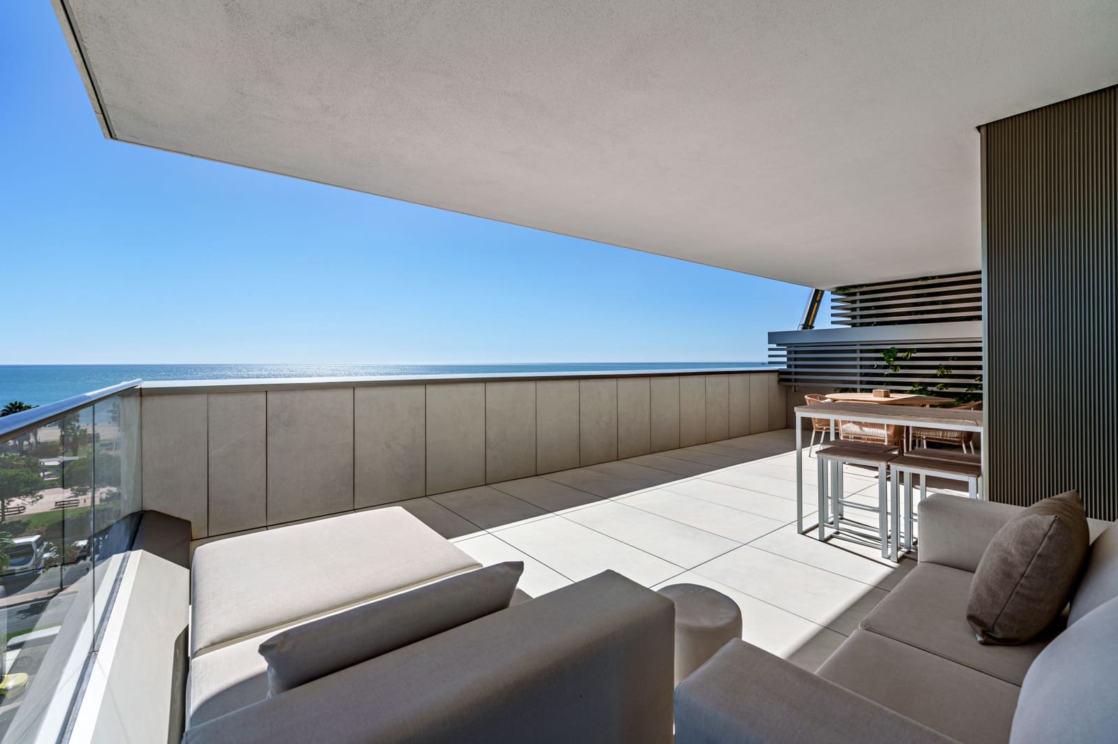 2 soveværelse Lejlighed til salg i Malaga by med swimmingpool garage - € 1.495.000 (Ref: 9494802)